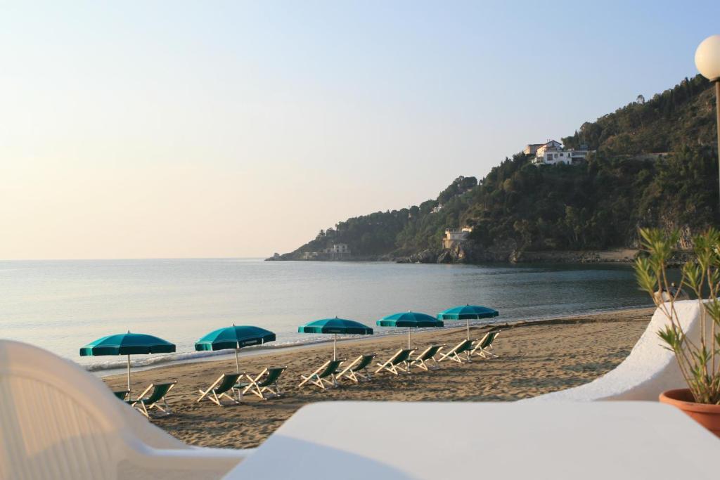 Hotel Club Poseidon Stalettì Eksteriør billede