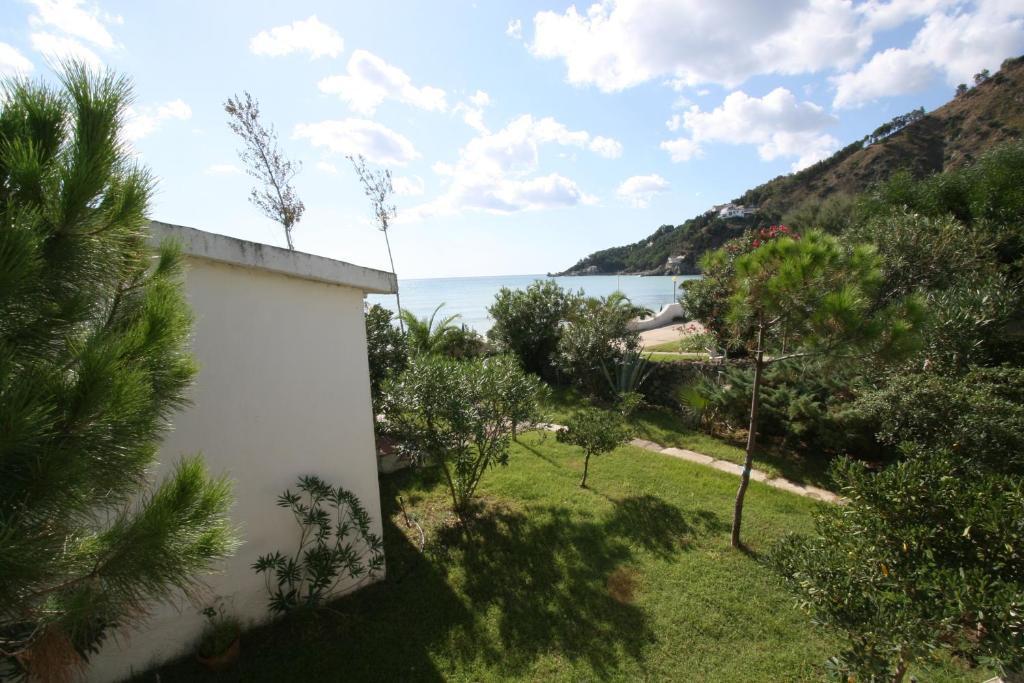 Hotel Club Poseidon Stalettì Eksteriør billede